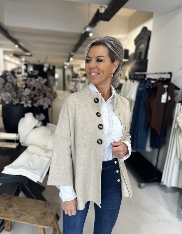 Solid color knitted cardigan