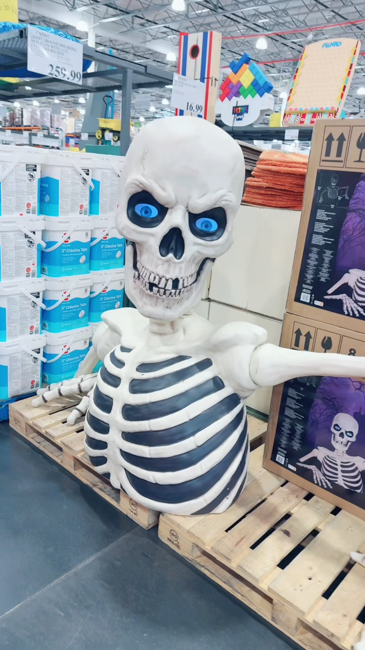 NEW Giant Huge Ground Breaking Ground Breaker Skeleton Halloween Decoration