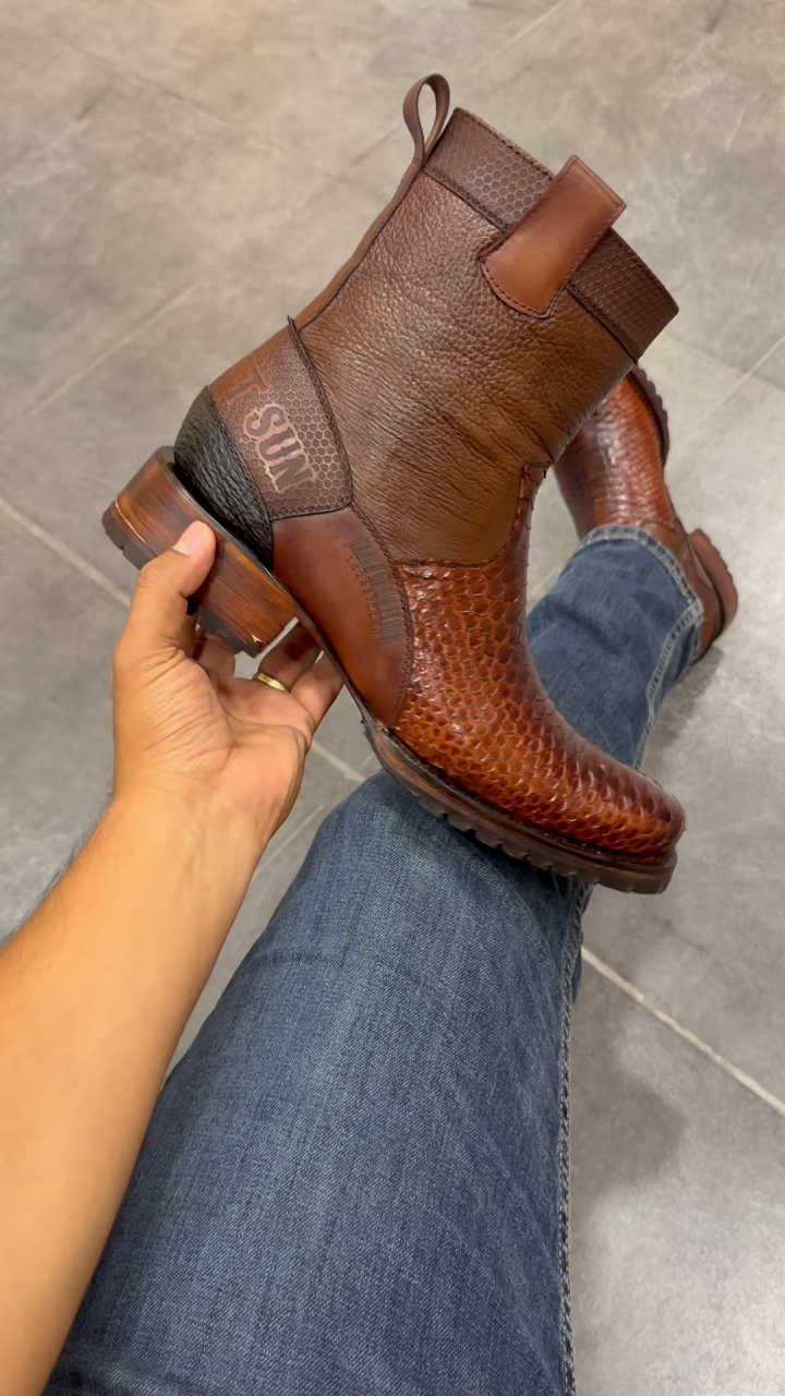Men's Crocodile-Patterned Cowhide Leather Cowboy Boots (Buy 2, Get Free Shipping ✔️)