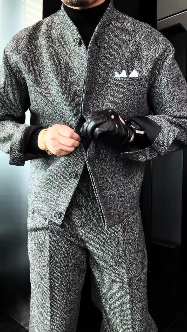 Men’s Minimalist Heather Gray Suit