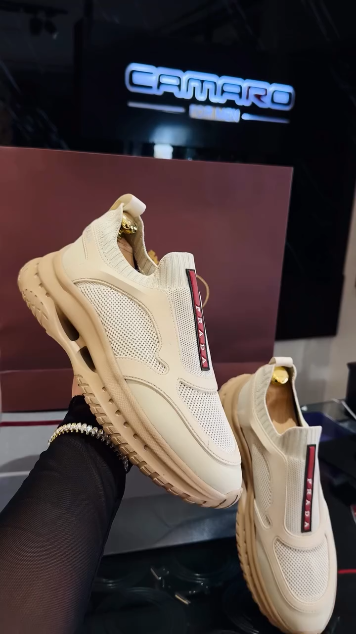 Men's Lightweight Athletic Shoes