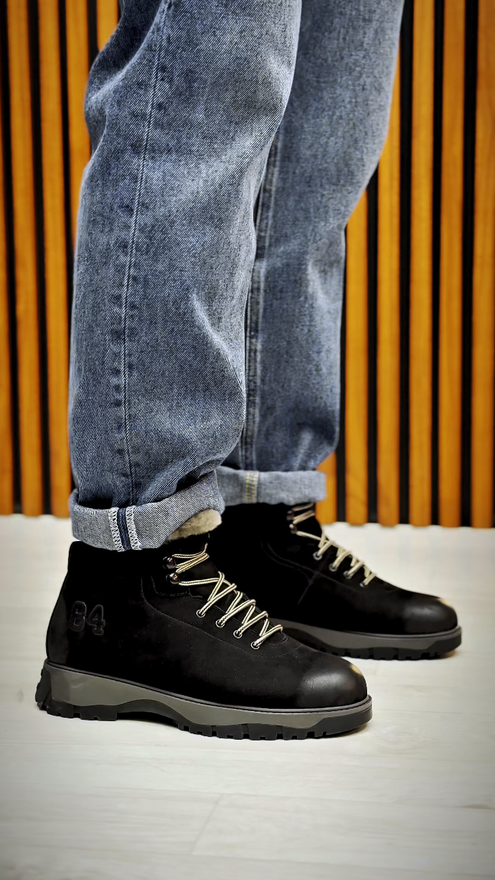 Men's winter black work boots.