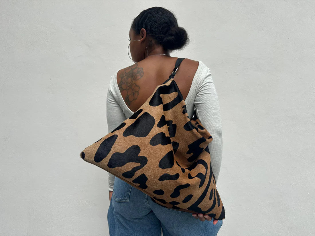 Jaguar print shoulder bag