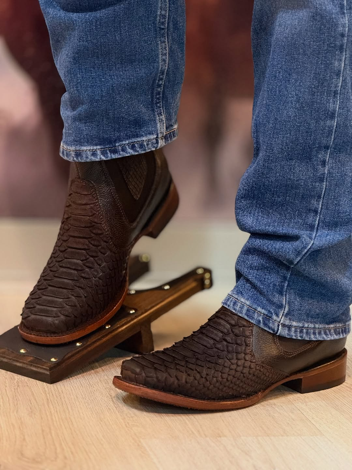 Nessabel Western Boots