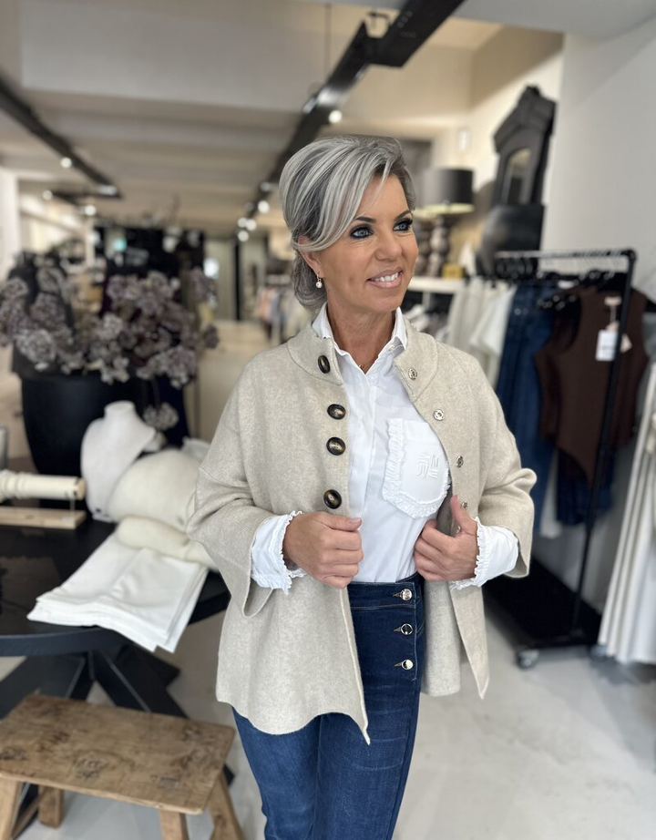 Solid color knitted cardigan