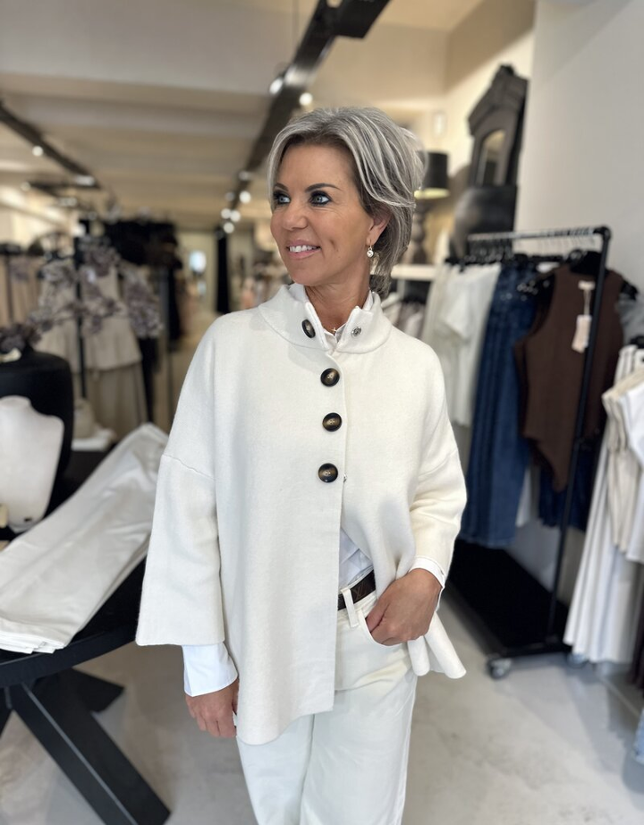 Solid color knitted cardigan