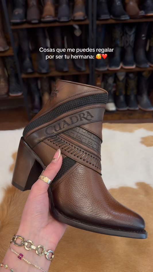 Italian Women's Pointed-Toe Cowhide Boots