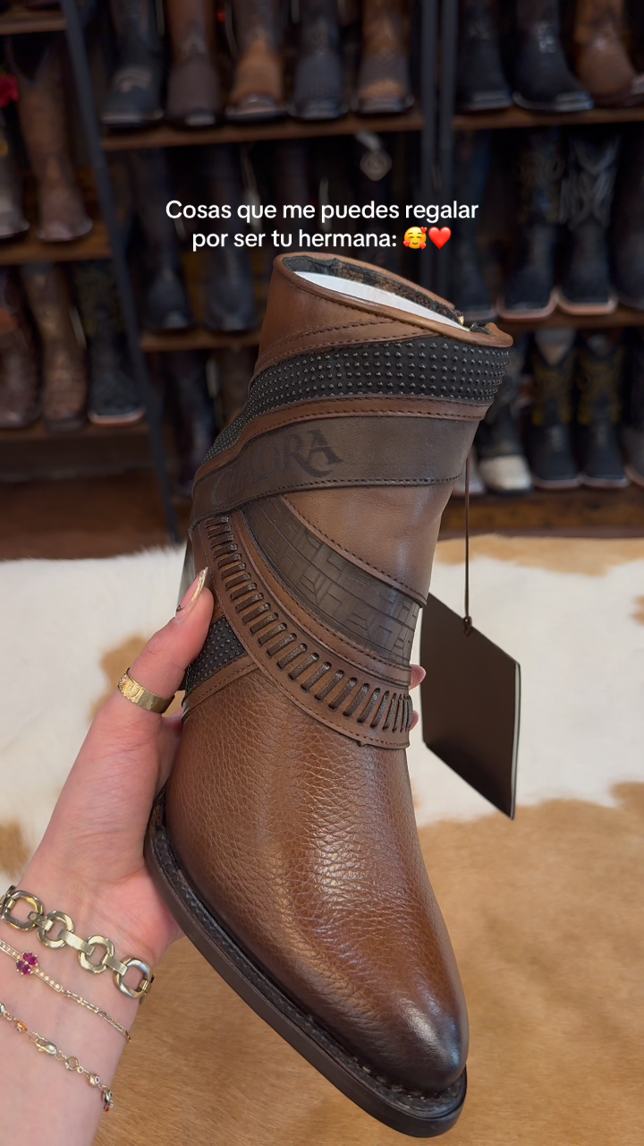 Italian Women's Pointed-Toe Cowhide Boots