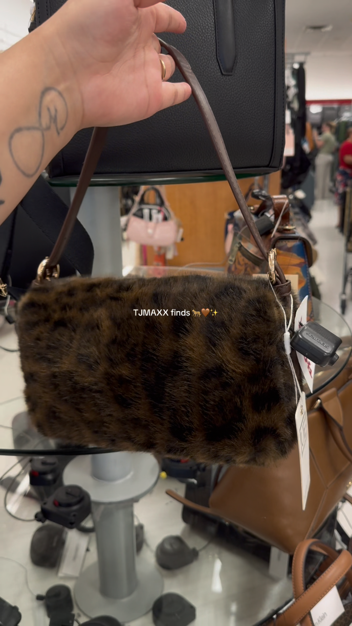 Leopard-print plush handbag