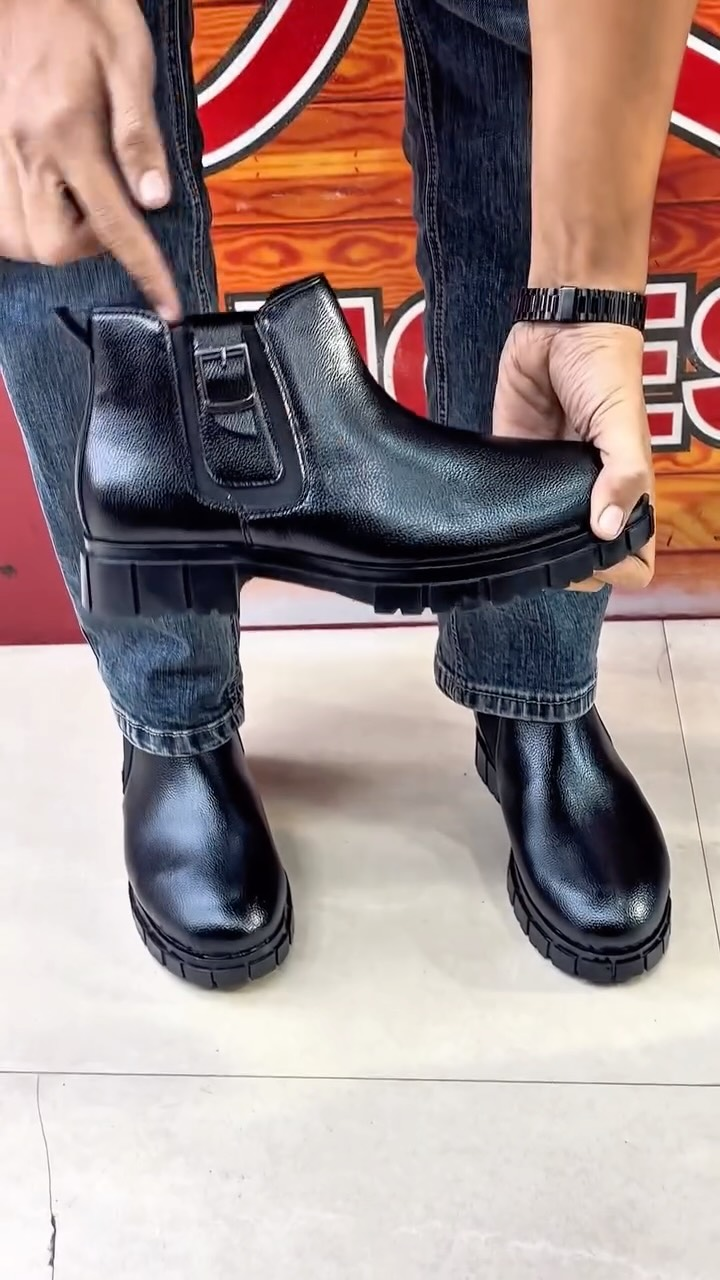 Men's Black Round-Toe Casual Slip-On Boots