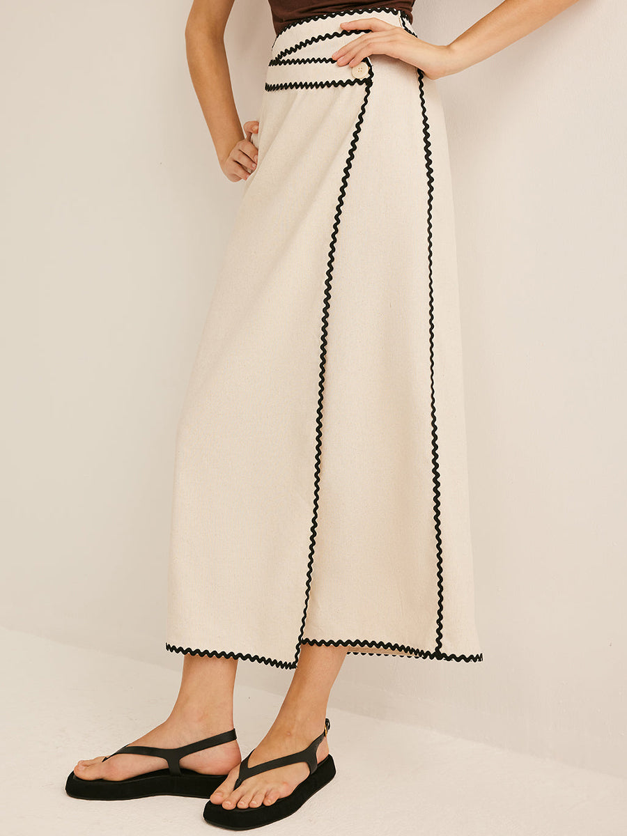 Wave edge midi skirt + Black vest